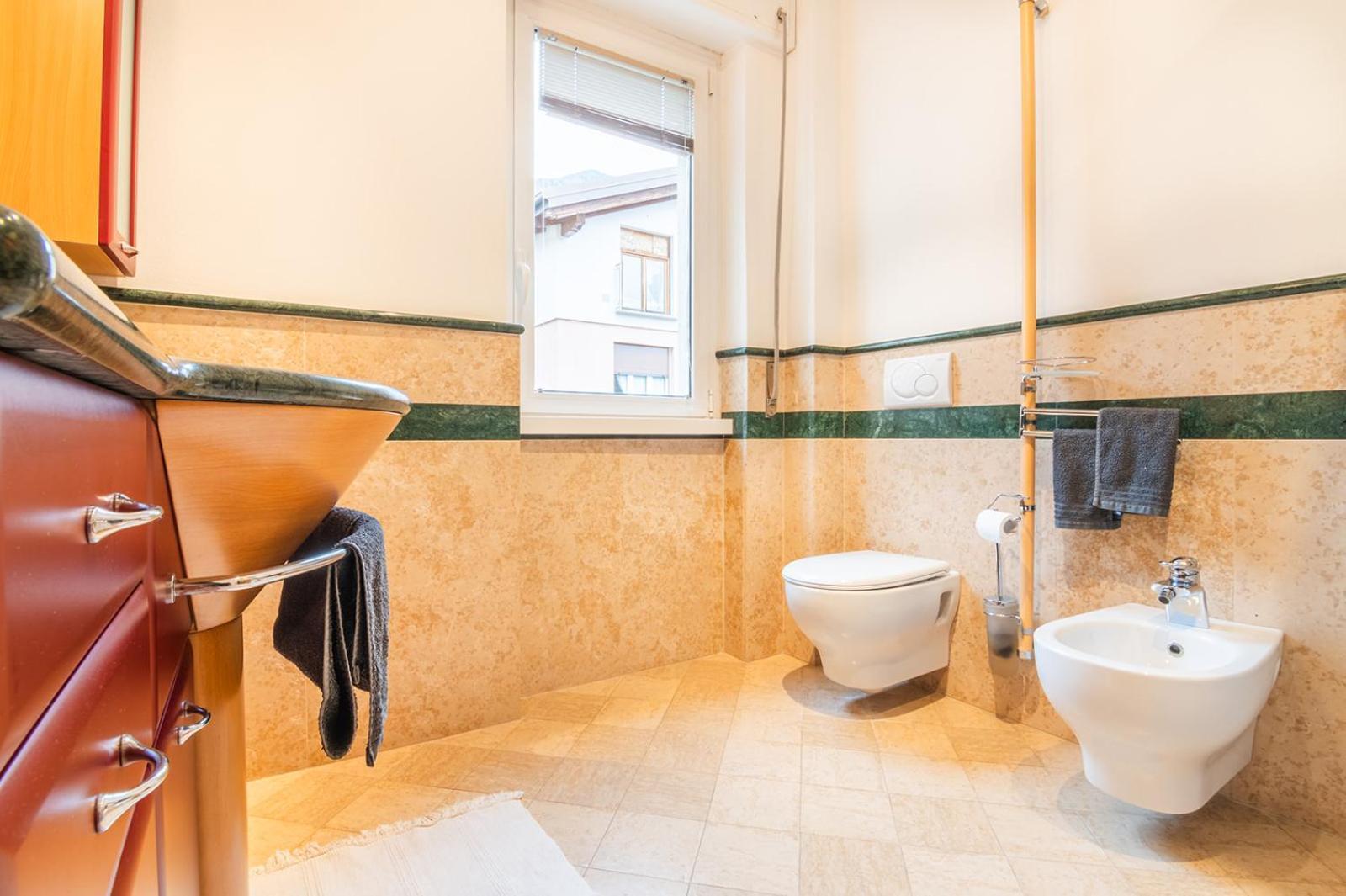 Casa Lella Lägenhet Dervio Exteriör bild